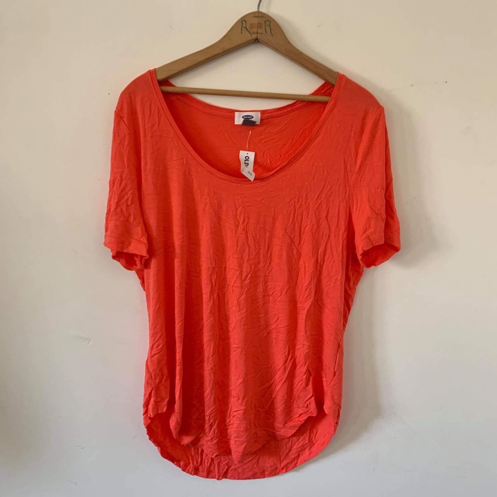 NWT Old navy t shirt (peach/coral color)